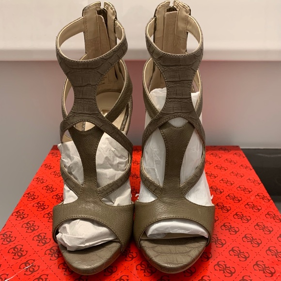 BNIB✨ GUESS Strappy Leather Heels Size 6.5 - Picture 4 of 13